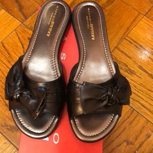NWT! Masimo Santini Sandal with bow